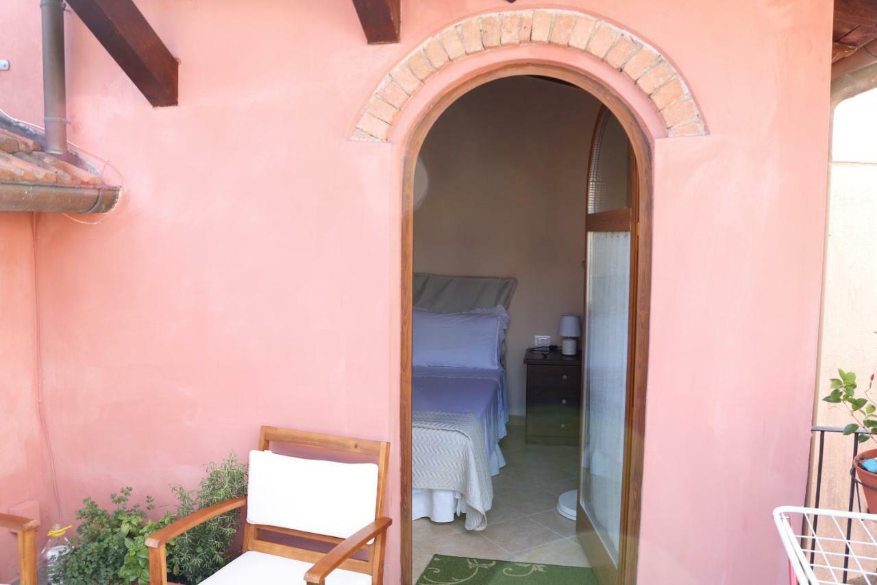 Casa Vacanze Elena Rometta Eksteriør billede